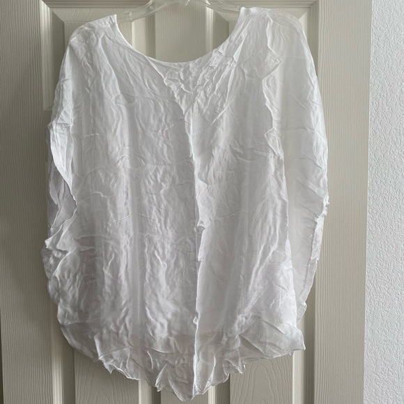 Italian silk short sleeve top - Picture 2 of 8